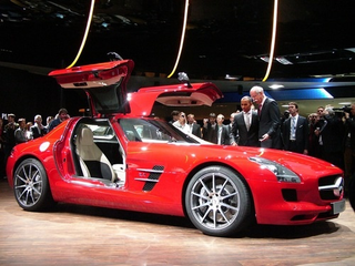 Illustration for article titled 2010 Mercedes SLS AMG: Live Photos!